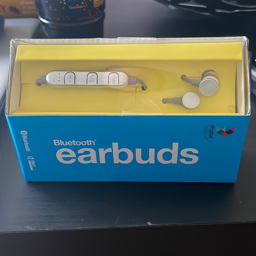 Digital Basics Silver Earbuds